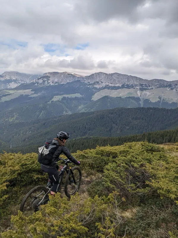 Suzi Hilbert on the trail, Transilvania Romania