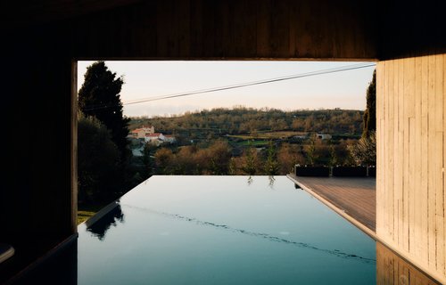 A swimming pool at a guest house in the Coa Valley