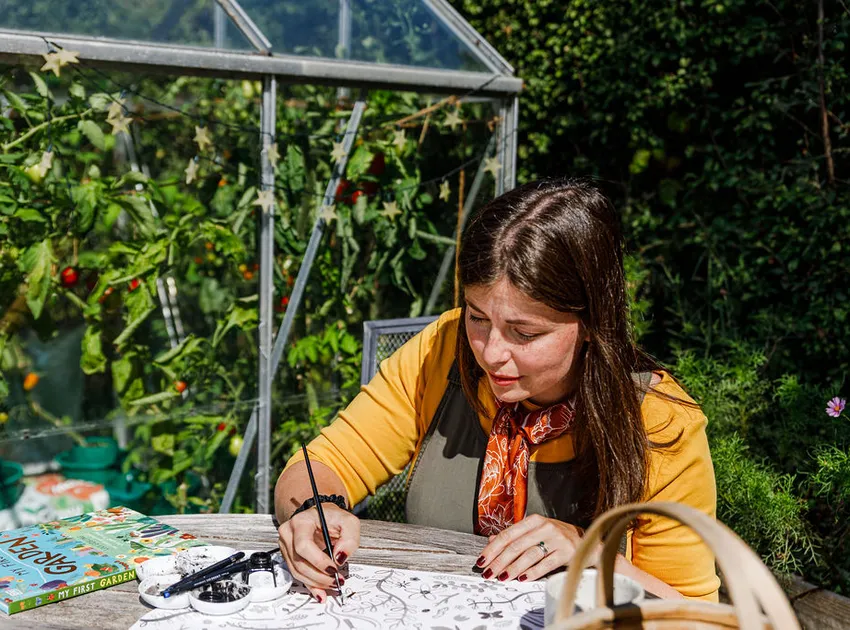 Livi Gosling Ilustrator painting - Credit Nat Aubry