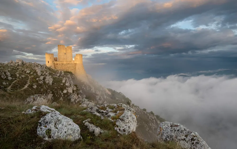 Rocca-Calascio-seen-on-a-Slow-Cyclist-journey-in-Abruzzo-Italy