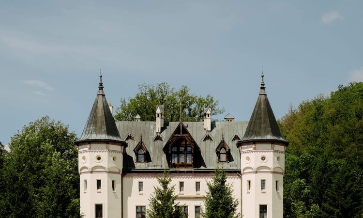 Traditional-building-in-Lower-Silesia-Poland-visited-by-Slow-Cyclists